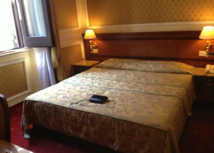 Champagne Garden Hotel Roma