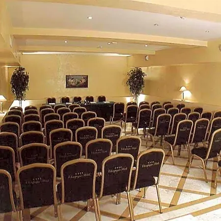 Champagne Garden 4*