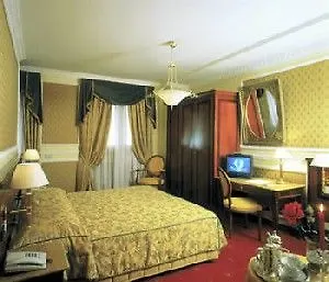 Champagne Garden Hotel Roma