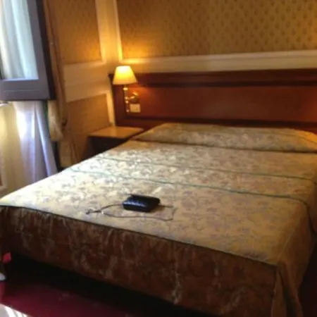Champagne Garden Hotel Roma