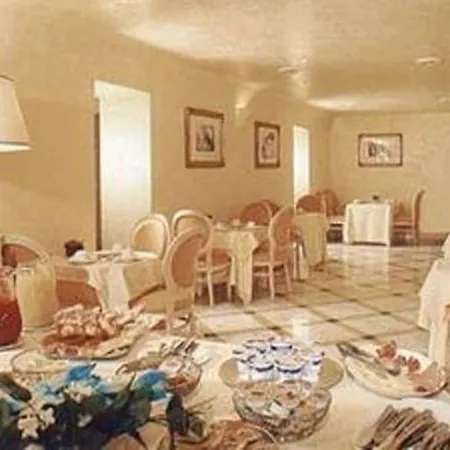 Champagne Garden Hotel