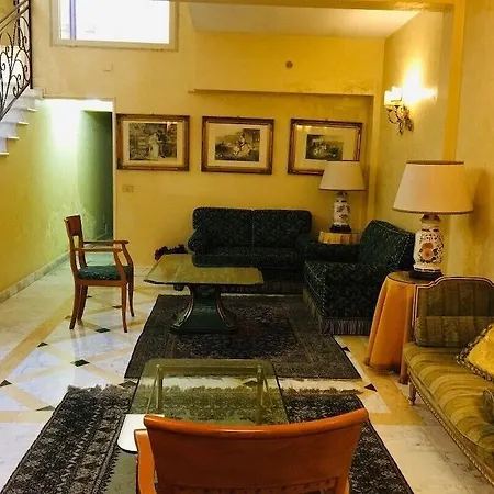 Champagne Garden فندق 4*