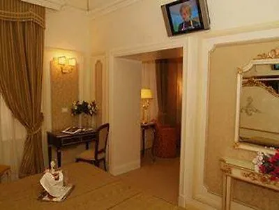 Champagne Garden روما