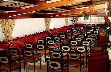 فندق Champagne Garden 4*